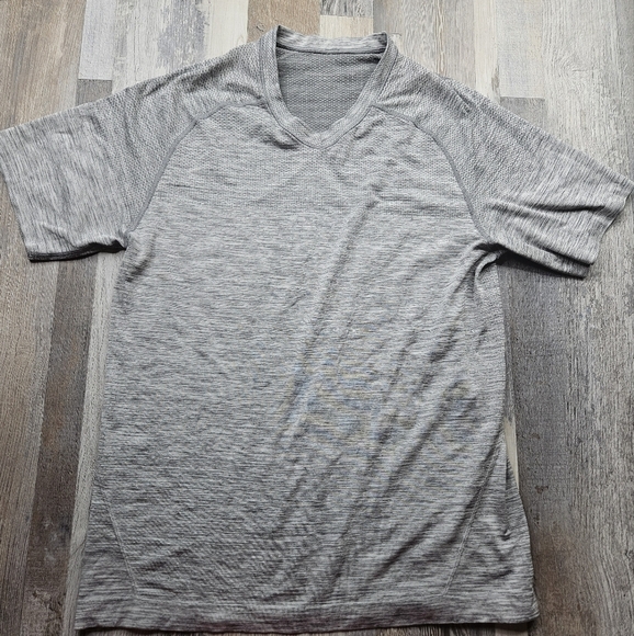 Lululemon Mens Small V-Neck Grey Active tshirt - Picture 1 of 5